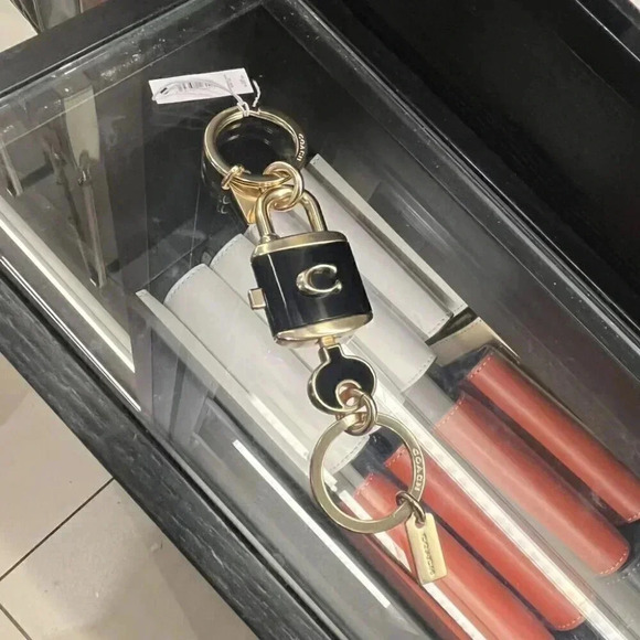 COACH LOCK AND KEY BAG CHARM KEY RING C1679 IMBLK - Picture 1 of 6